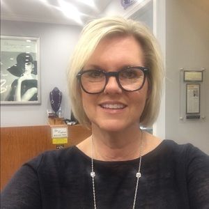 Meet your Posher, Dana